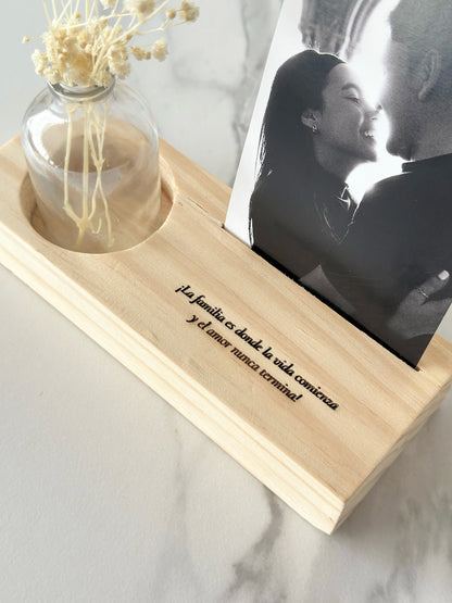 Portafoto con florero